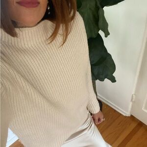 Skyla Varley mock neck sweater size small
